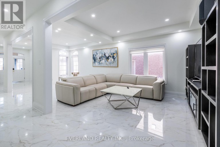 10 MEGARRY COURT, Richmond Hill (Devonsleigh), Ontario, L4S2S3