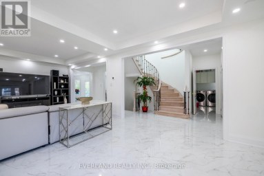 10 MEGARRY COURT Richmond Hill (Devonsleigh) Ontario photo 8
