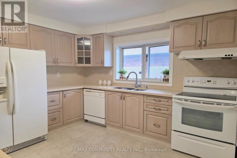 93 WARINGSTOWN DRIVE, Toronto (Wexford-Maryvale), Ontario, M1R4H5
