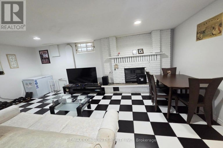 93 WARINGSTOWN DRIVE, Toronto (Wexford-Maryvale), Ontario, M1R4H5