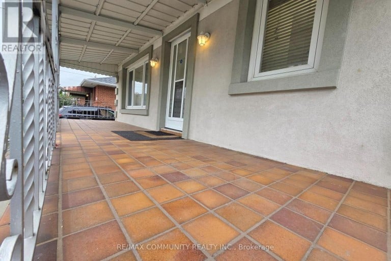93 WARINGSTOWN DRIVE, Toronto (Wexford-Maryvale), Ontario, M1R4H5