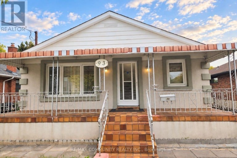 93 WARINGSTOWN DRIVE, Toronto (Wexford-Maryvale), Ontario, M1R4H5