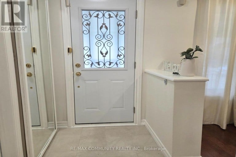 93 WARINGSTOWN DRIVE, Toronto (Wexford-Maryvale), Ontario, M1R4H5