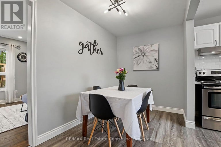 9 GREENBROOK DRIVE, Kitchener, Ontario, N2M4J5