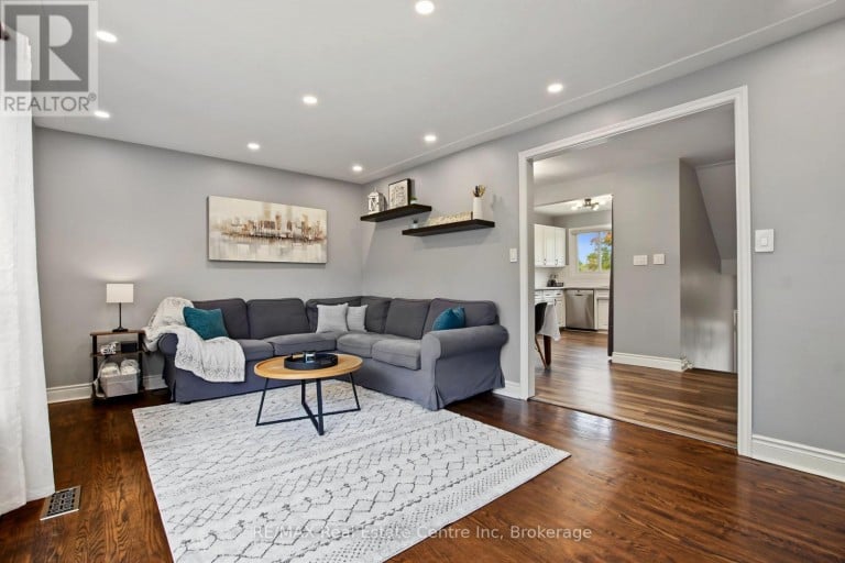 9 GREENBROOK DRIVE, Kitchener, Ontario, N2M4J5