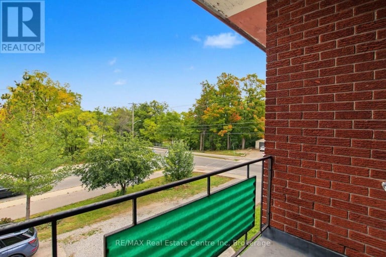 9 GREENBROOK DRIVE, Kitchener, Ontario, N2M4J5