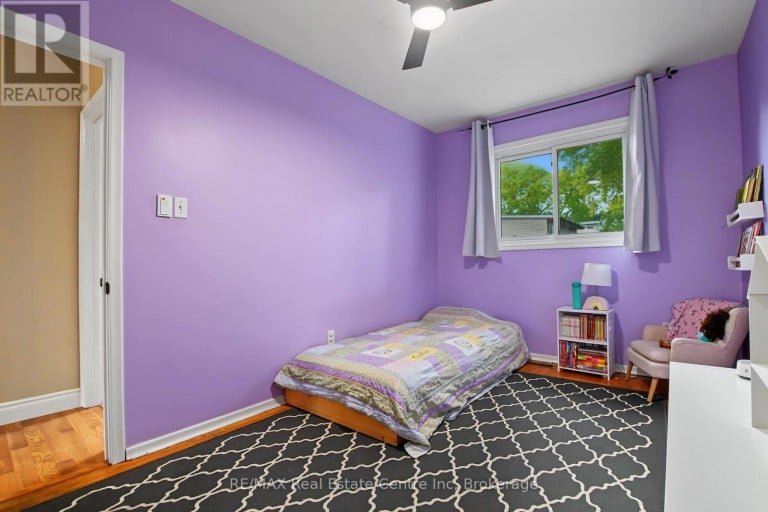 9 GREENBROOK DRIVE, Kitchener, Ontario, N2M4J5