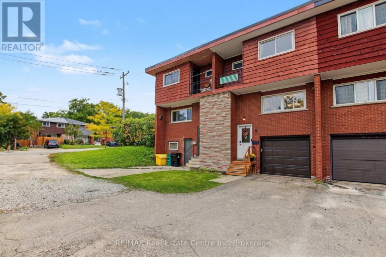 9 GREENBROOK DRIVE, Kitchener, Ontario, N2M4J5