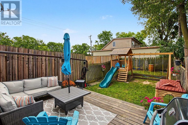 9 GREENBROOK DRIVE, Kitchener, Ontario, N2M4J5