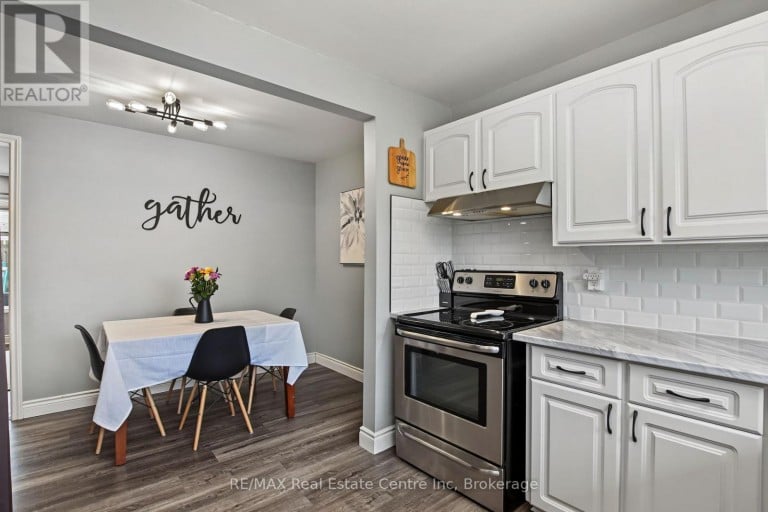 9 GREENBROOK DRIVE, Kitchener, Ontario, N2M4J5