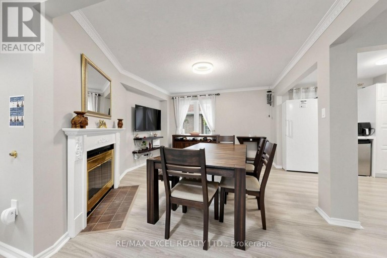 24 REDHEUGH CRESCENT, Toronto (Steeles), Ontario, M1W3C3