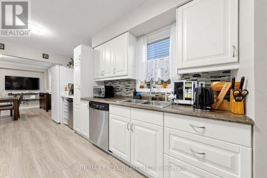 24 REDHEUGH CRESCENT Toronto (Steeles) Ontario photo 17