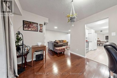 24 REDHEUGH CRESCENT Toronto (Steeles) Ontario photo 23