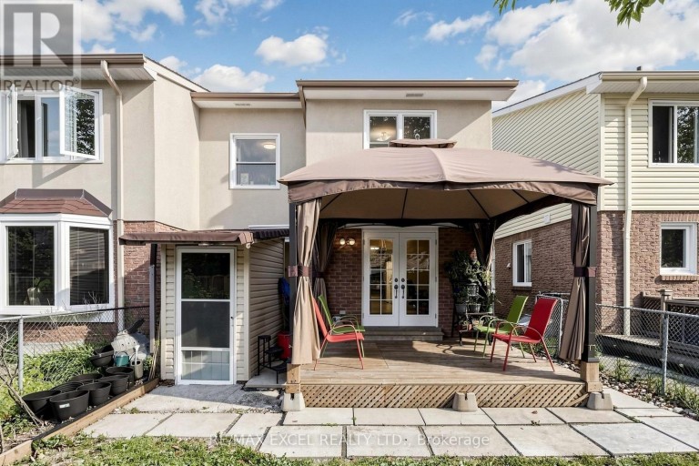 24 REDHEUGH CRESCENT, Toronto (Steeles), Ontario, M1W3C3