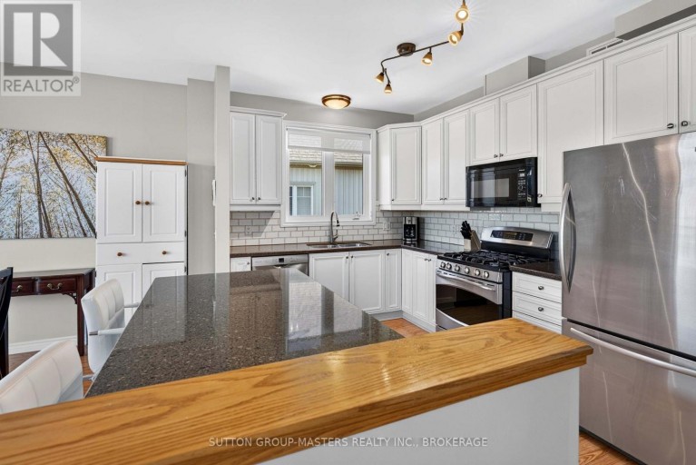 43 COUNTRY CLUB DRIVE, Loyalist (Bath), Ontario, K0H1G0