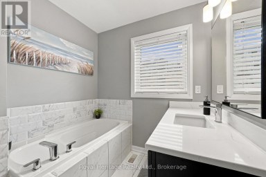 66 LONGSHORE WAY Whitby (Port Whitby) Ontario photo 31