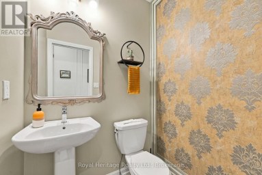 66 LONGSHORE WAY Whitby (Port Whitby) Ontario photo 6