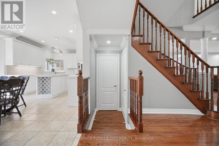 4 CASTLE MOUNTAIN DRIVE, Brampton (Sandringham-Wellington), Ontario, L6R2Y1