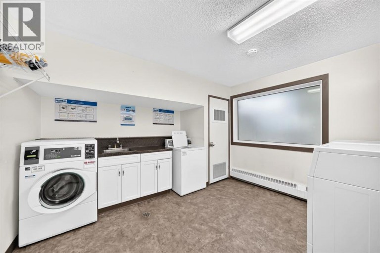 303, 3737 42 Street NW, Calgary, Alberta, T3A2M8