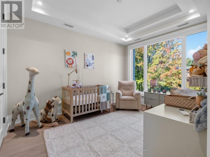 87 COLLEGE VIEW AVENUE, Toronto (Forest Hill South), Ontario, M5P1J9