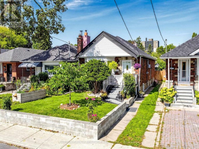 248 WESTWOOD AVENUE, Toronto (Danforth Village-East York), Ontario, M4J2H4