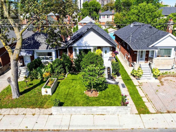 248 WESTWOOD AVENUE, Toronto (Danforth Village-East York), Ontario, M4J2H4