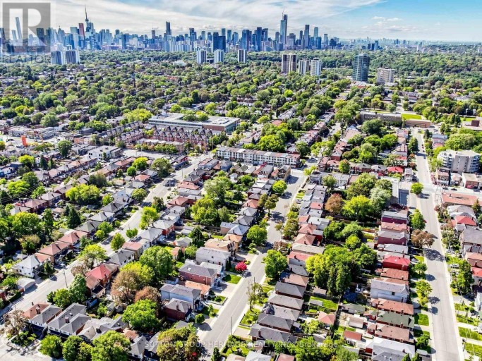 248 WESTWOOD AVENUE, Toronto (Danforth Village-East York), Ontario, M4J2H4
