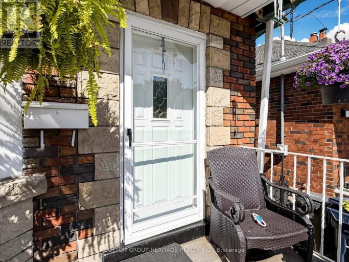 248 WESTWOOD AVENUE, Toronto (Danforth Village-East York), Ontario, M4J2H4