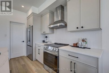 4 - 3090 PETTY ROAD London South (South V) Ontario photo 17