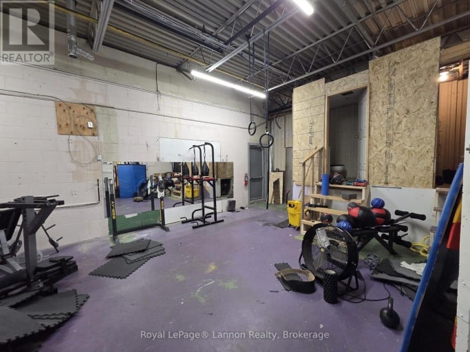 910 MEMORIAL AVENUE, Thunder Bay (Inner-City Industrial), Ontario, P7B3Z9