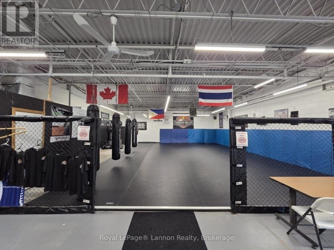 910 MEMORIAL AVENUE, Thunder Bay (Inner-City Industrial), Ontario, P7B3Z9