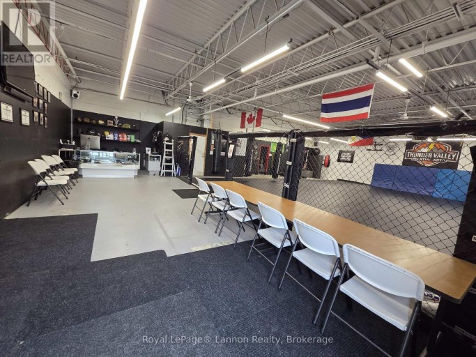 910 MEMORIAL AVENUE, Thunder Bay (Inner-City Industrial), Ontario, P7B3Z9