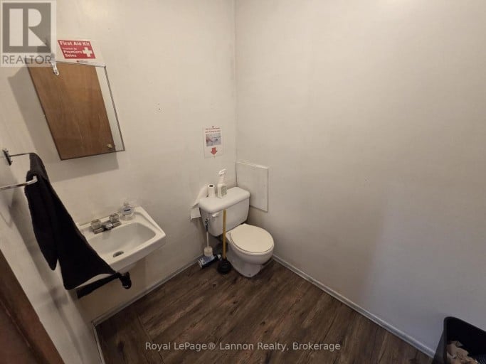 910 MEMORIAL AVENUE, Thunder Bay (Inner-City Industrial), Ontario, P7B3Z9