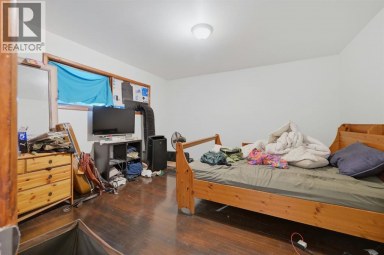 203 42 Avenue SW Calgary Alberta photo 25