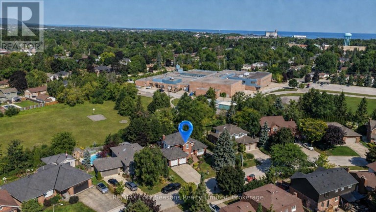 16 CARMICHAEL CRESCENT, Collingwood, Ontario, L9Y4R6