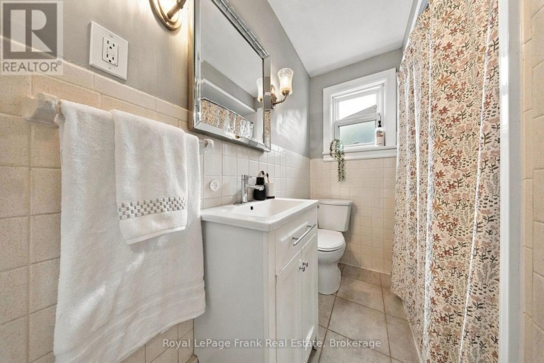379 ARTHUR STREET, Oshawa (Central), Ontario, L1H1P2