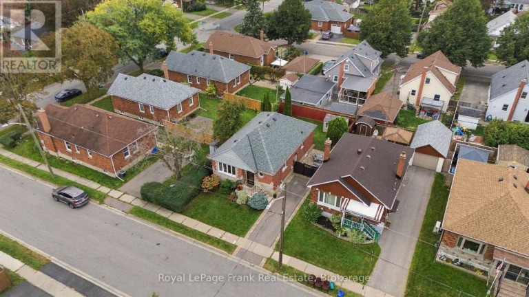 379 ARTHUR STREET, Oshawa (Central), Ontario, L1H1P2