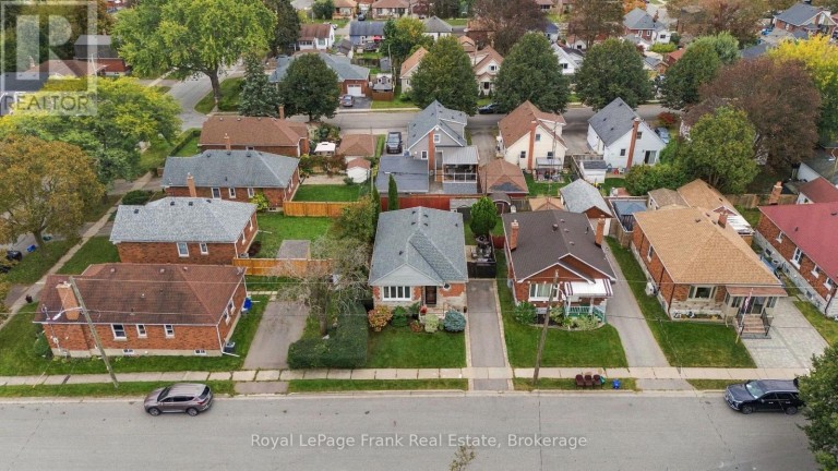 379 ARTHUR STREET, Oshawa (Central), Ontario, L1H1P2