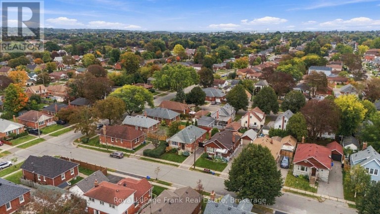 379 ARTHUR STREET, Oshawa (Central), Ontario, L1H1P2