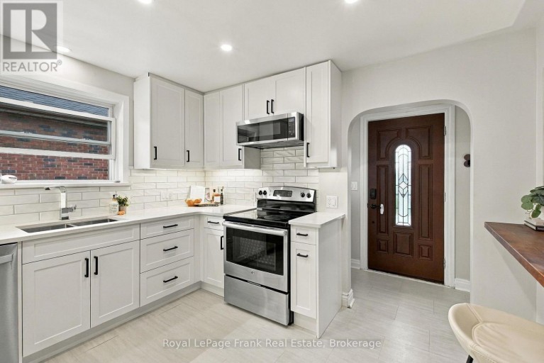 379 ARTHUR STREET, Oshawa (Central), Ontario, L1H1P2