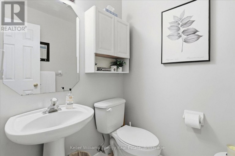 89 ROBERT ADAMS DRIVE, Clarington (Courtice), Ontario, L1E2G2