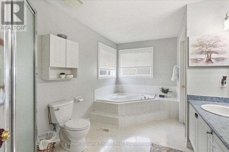 89 ROBERT ADAMS DRIVE, Clarington (Courtice), Ontario, L1E2G2