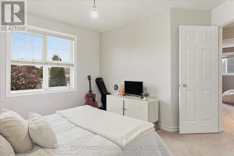 89 ROBERT ADAMS DRIVE, Clarington (Courtice), Ontario, L1E2G2