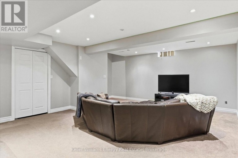 89 ROBERT ADAMS DRIVE, Clarington (Courtice), Ontario, L1E2G2