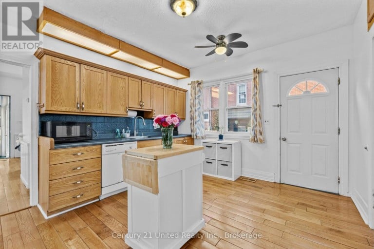 528 BRIOUX AVENUE, Peterborough (Otonabee Ward 1), Ontario, K9J4G7