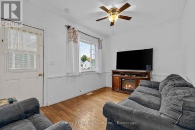 528 BRIOUX AVENUE Peterborough (Otonabee Ward 1) Ontario photo 3