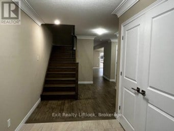 232 O'NEIL STREET Peterborough (Monaghan Ward 2) Ontario photo 2