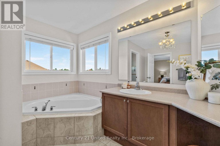 1453 MCAULIFFE LANE, Peterborough (Ashburnham Ward 4), Ontario, K9H0B6