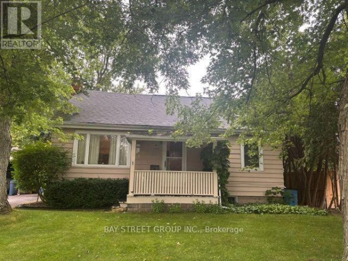 320 STEWART STREET, Newmarket (Gorham-College Manor), Ontario, L3Y3M6