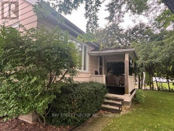 320 STEWART STREET Newmarket (Gorham-College Manor) Ontario photo 2